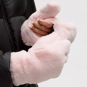 Lululemon Plush Fleece Mittens (Strawberry Milkshake, XS/S)
